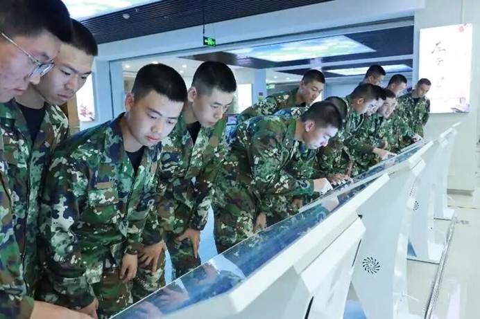 图片包含 游戏机, 切 AI 生成的内容可能不正确。